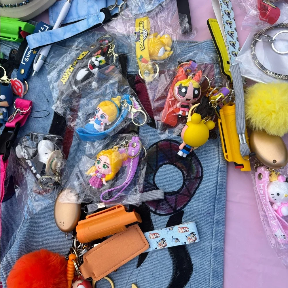 Colorful Keychains and Accessories Collection - Picture 4 of 7